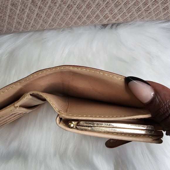 AUTHENTIC Louis Vuitton Multi Color Monogram Murakami Kisslock Wallet 🩷✨️ - Picture 10 of 14